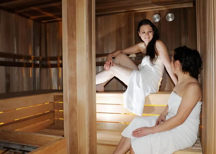 Hotel Zur Heimat - Ihr Weidener Mit Hauseigenen Parkplaetzen Und Wellness